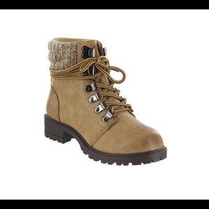 Mia Aviana Natural Girl Boots